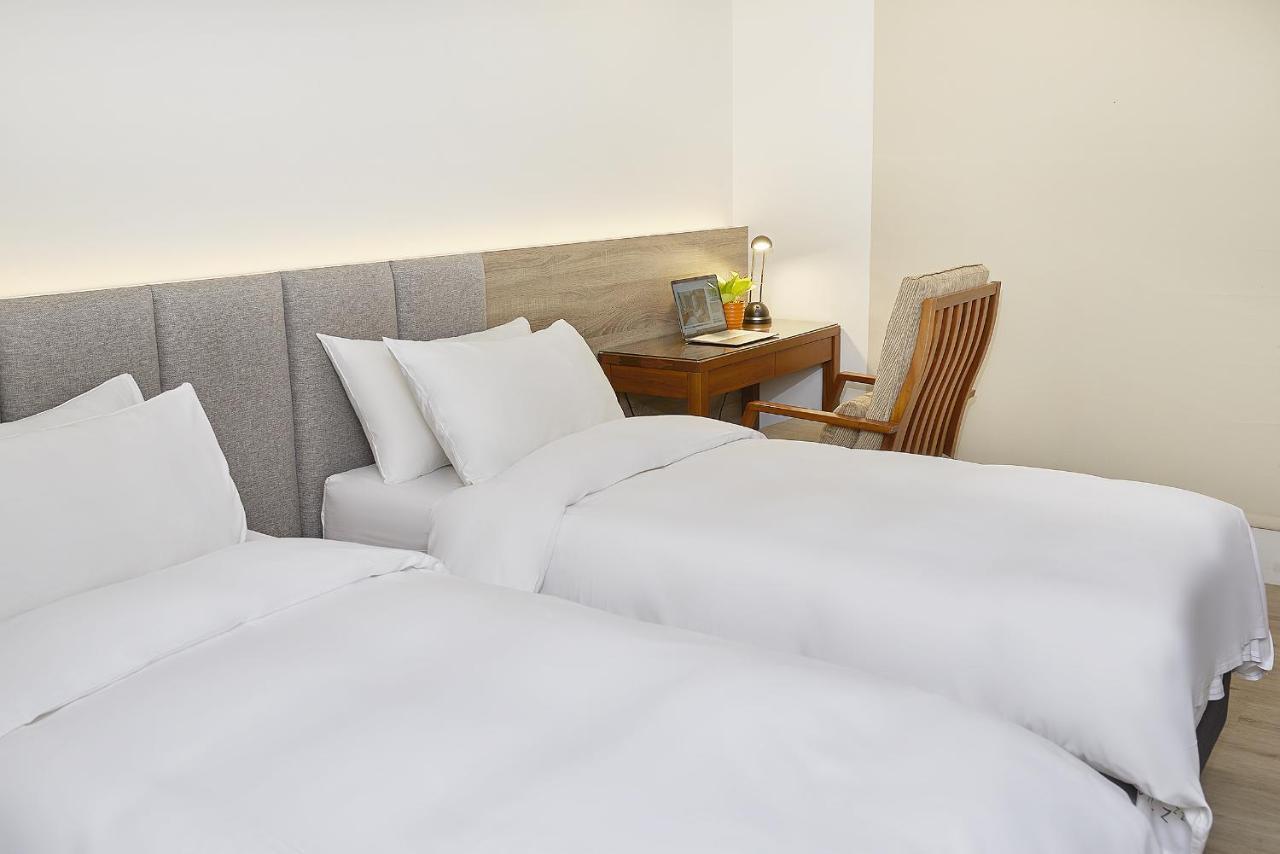 Hotel Z Тайчжун Экстерьер фото