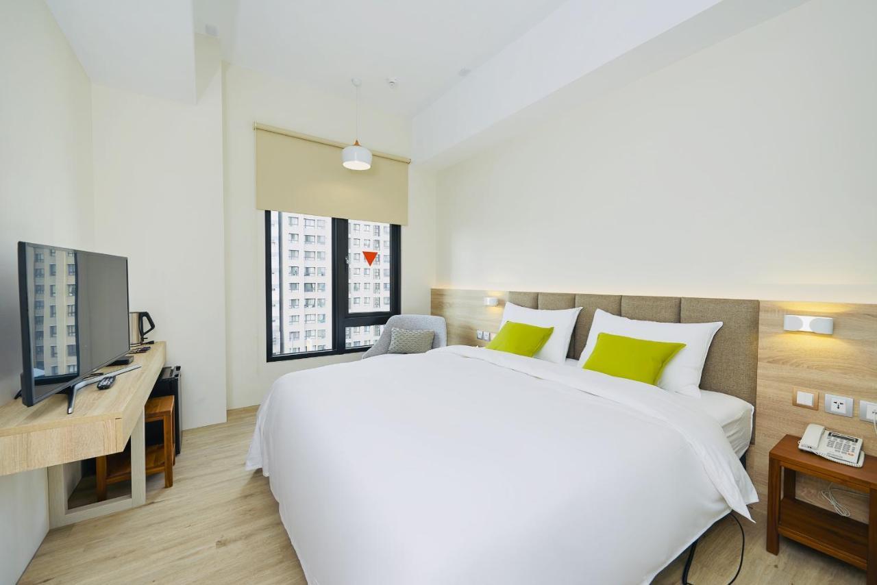 Hotel Z Тайчжун Экстерьер фото